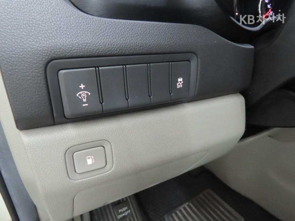Kia Carnival — miniaturë 10