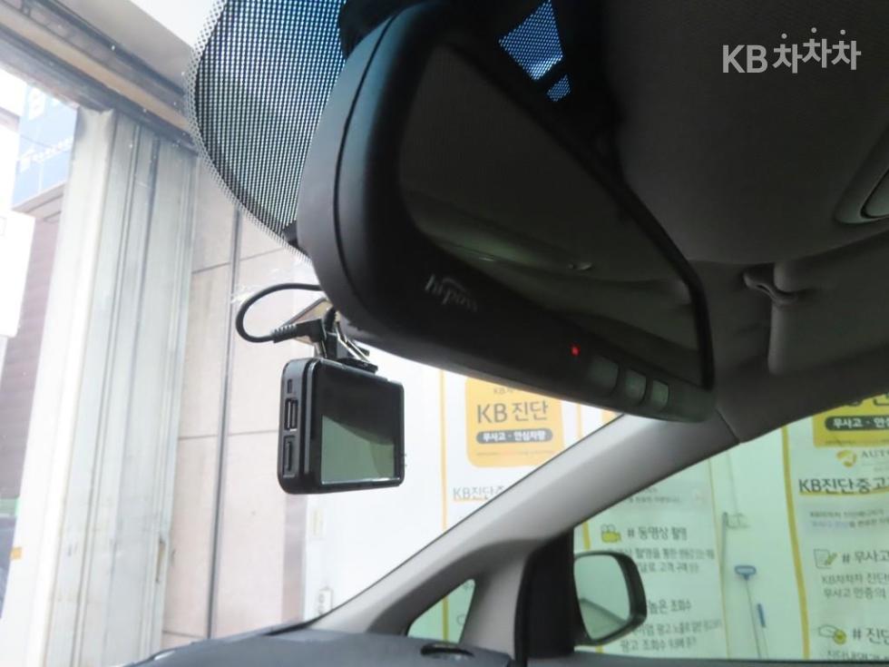 Kia Carnival — miniaturë 11