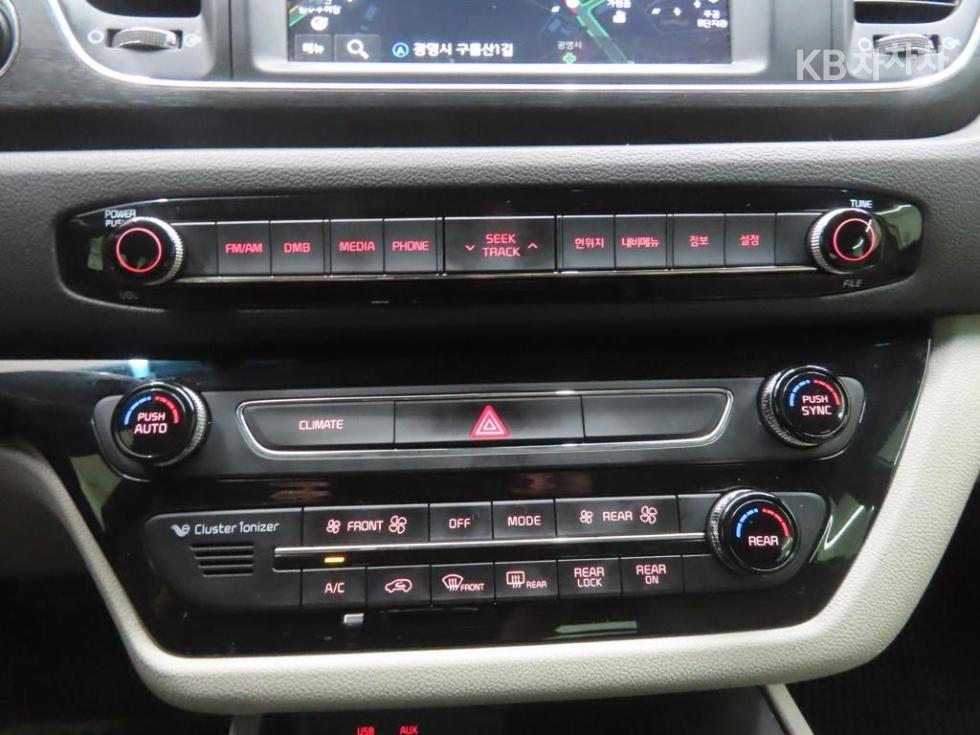 Kia Carnival — miniaturë 12