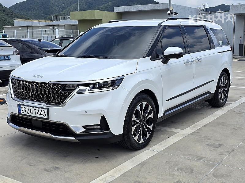 Kia Carnival — miniaturë 2