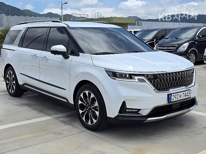 Kia Carnival — miniaturë 3