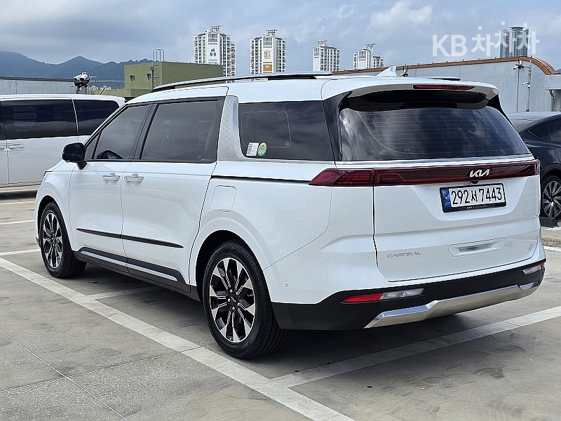 Kia Carnival — miniaturë 5