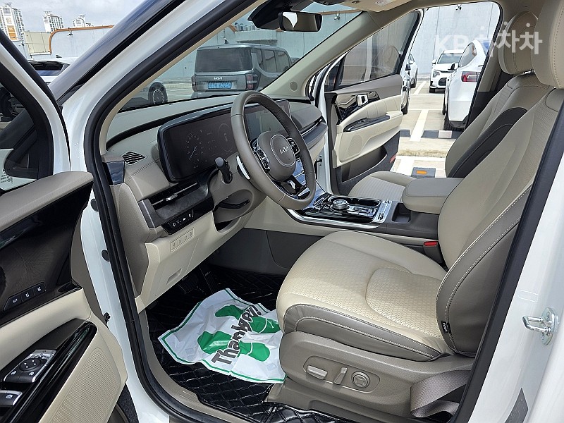 Kia Carnival — miniaturë 7