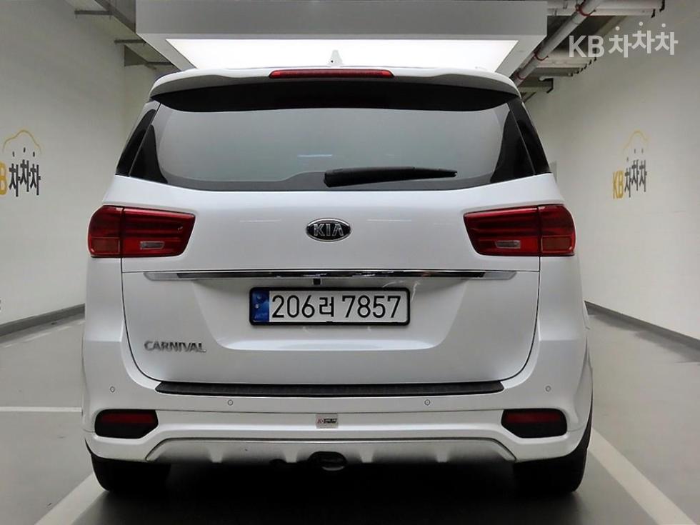 Kia Carnival — miniaturë 3
