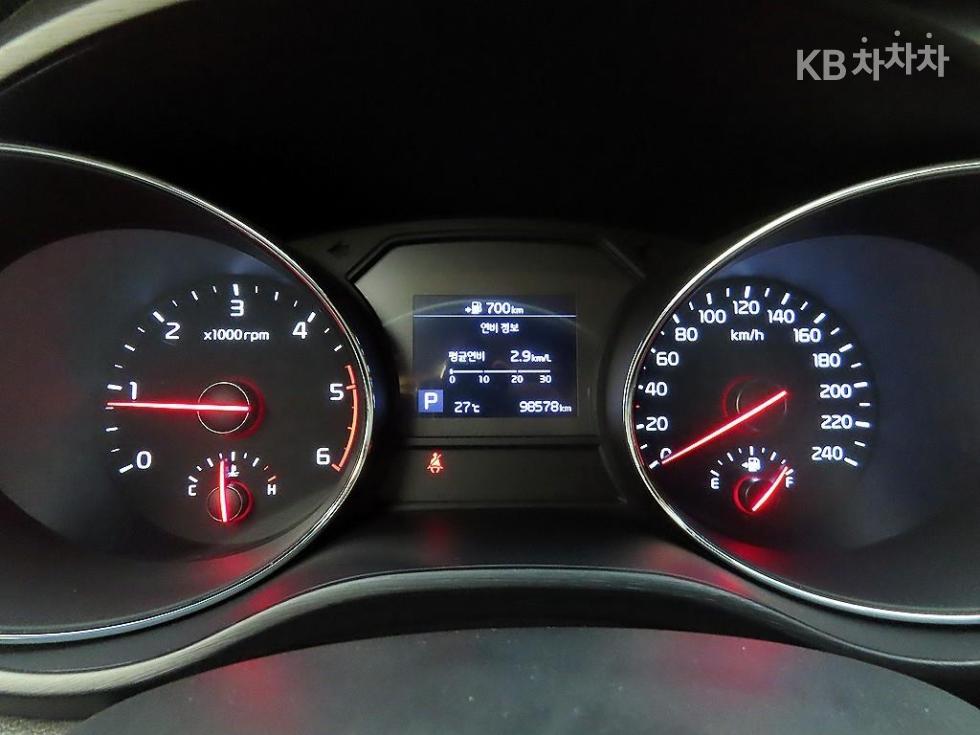 Kia Carnival — miniaturë 6
