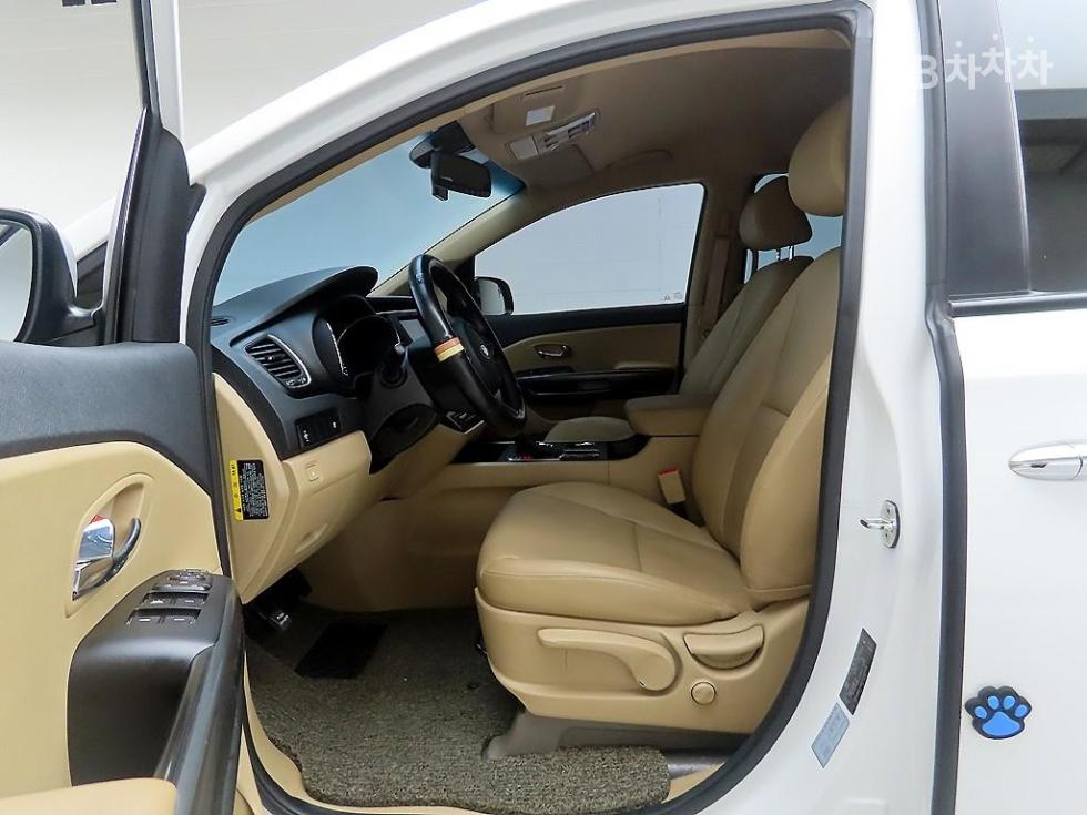 Kia Carnival — miniaturë 13