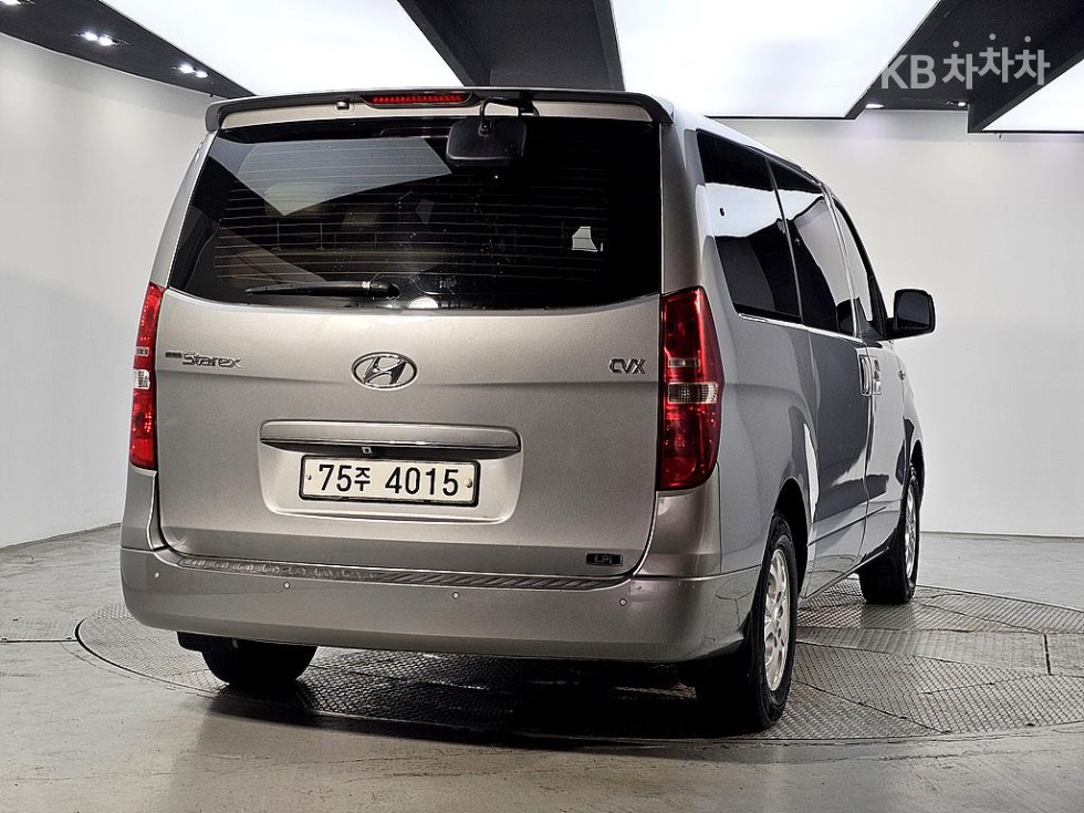 Hyundai Starex — miniaturë 3