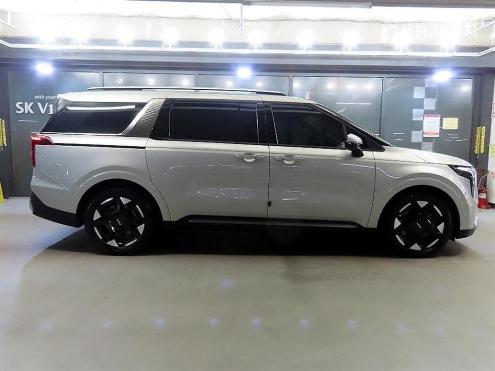 Kia Carnival — miniaturë 3