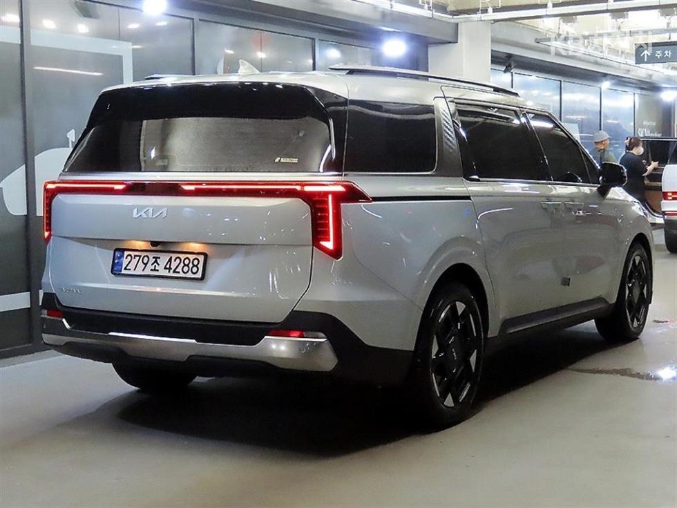 Kia Carnival — miniaturë 4