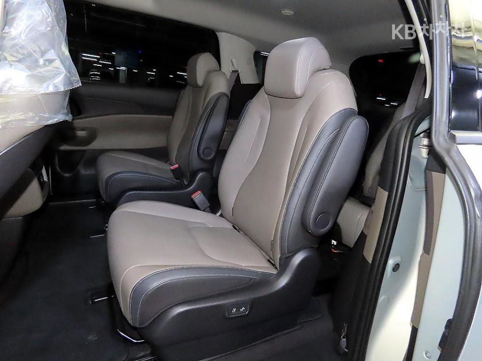 Kia Carnival — miniaturë 7
