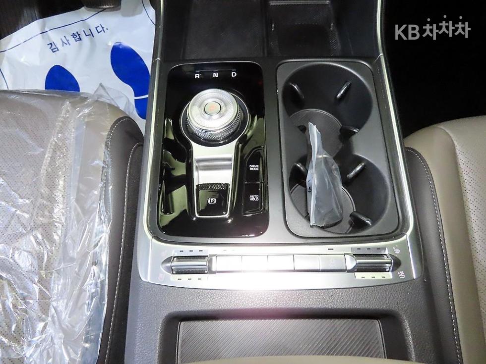 Kia Carnival — miniaturë 12