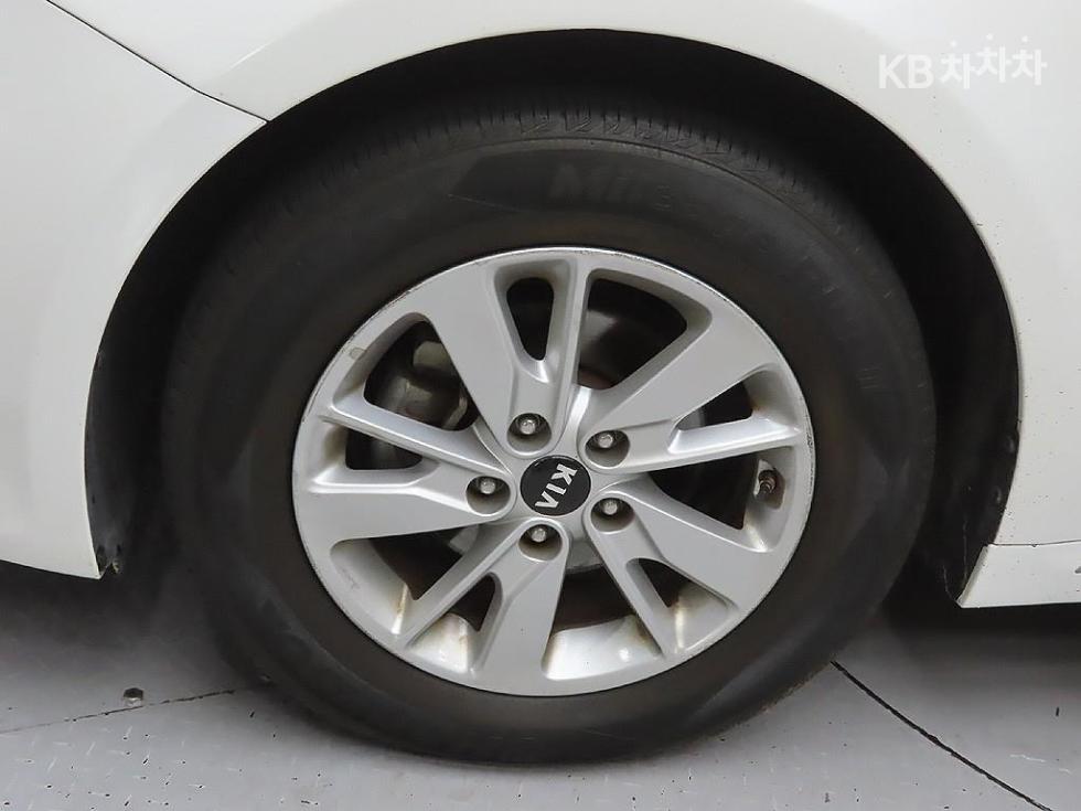 Kia K5 — miniaturë 5