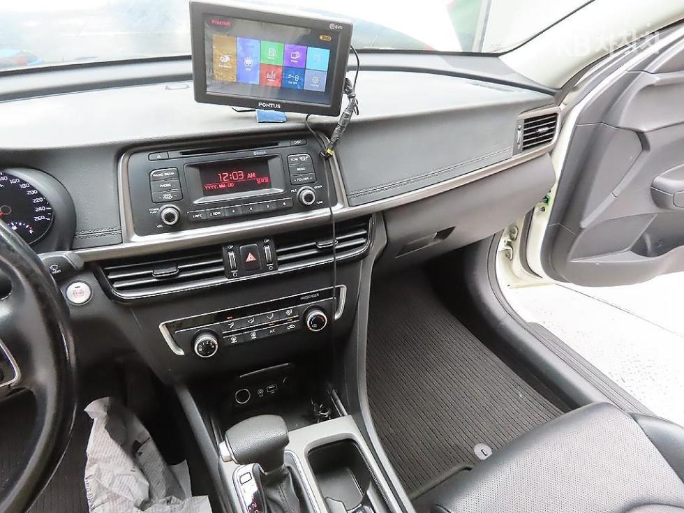 Kia K5 — miniaturë 7