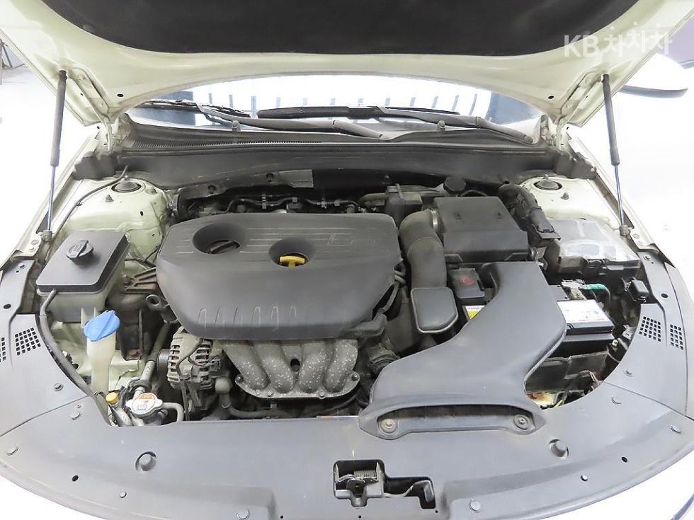 Kia K5 — miniaturë 8