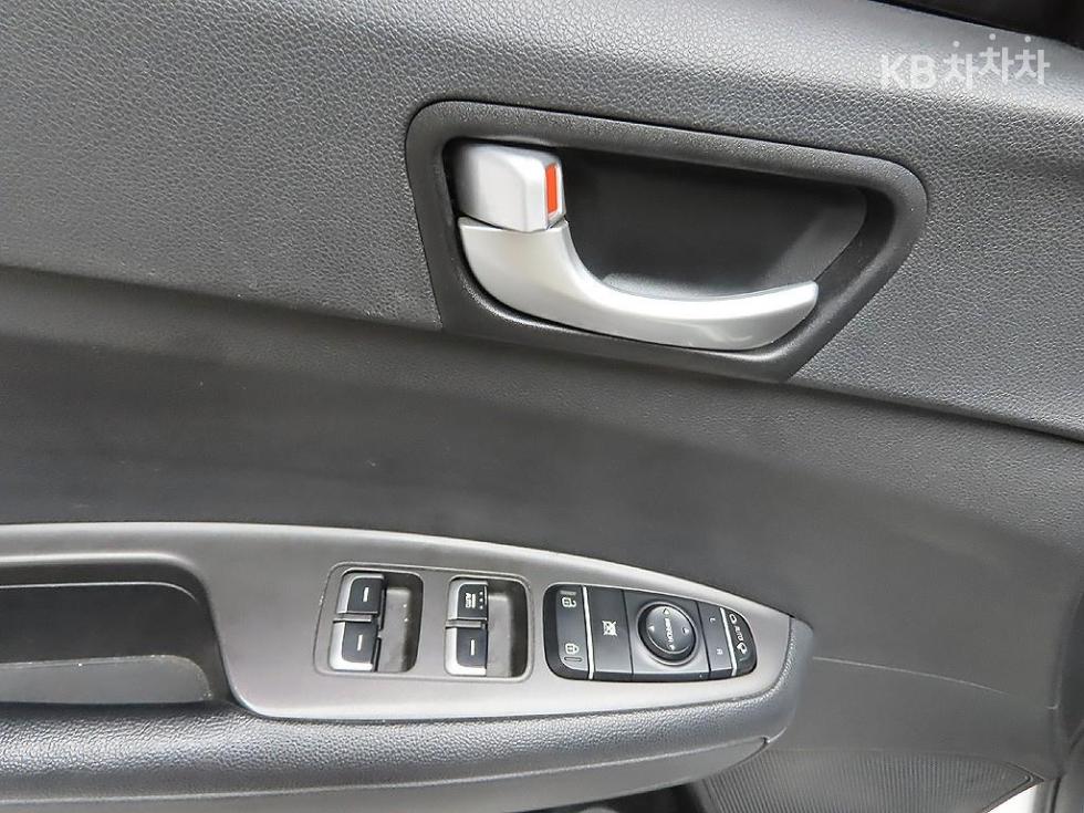Kia K5 — miniaturë 13