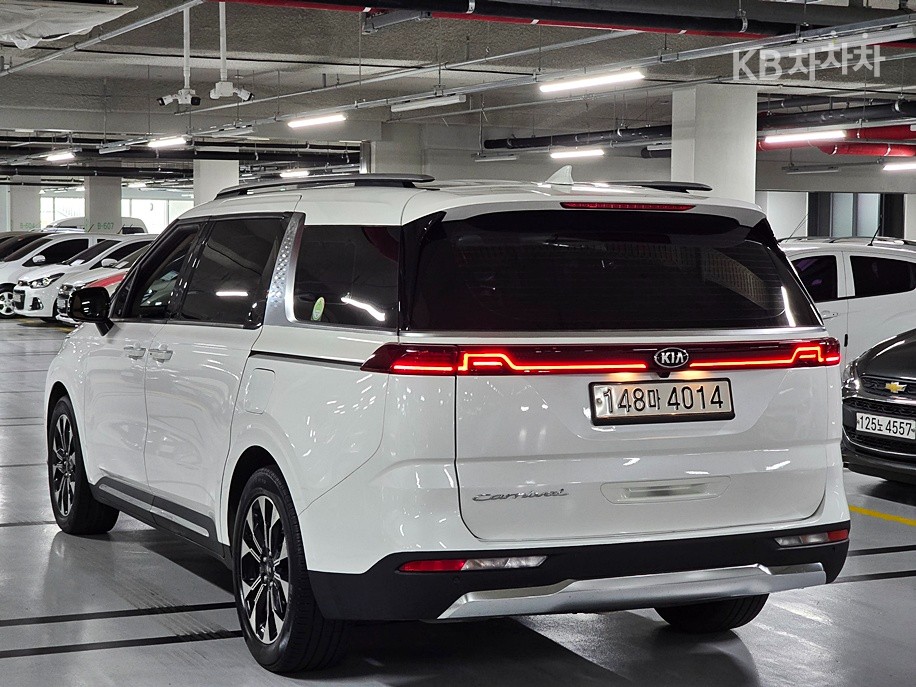 Kia Carnival — miniaturë 4