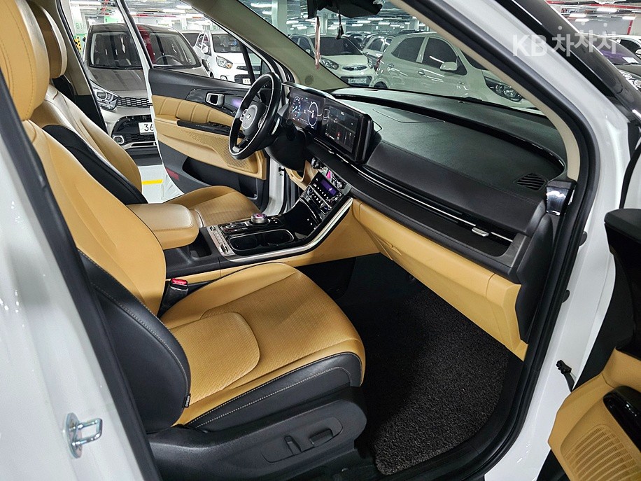 Kia Carnival — miniaturë 10