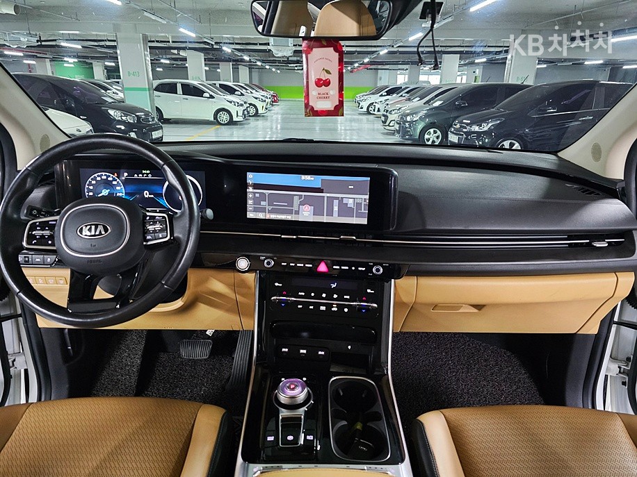 Kia Carnival — miniaturë 11