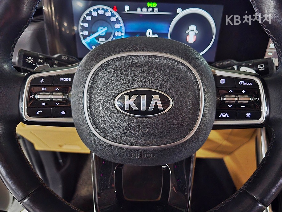 Kia Carnival — miniaturë 18