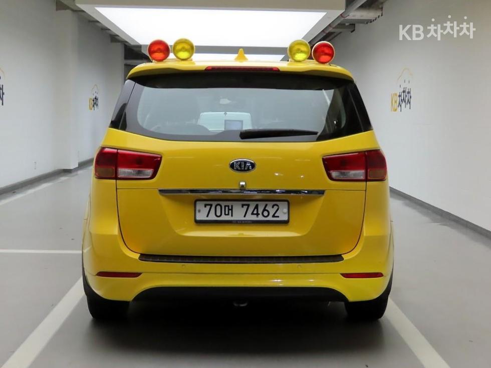 Kia Carnival — miniaturë 3