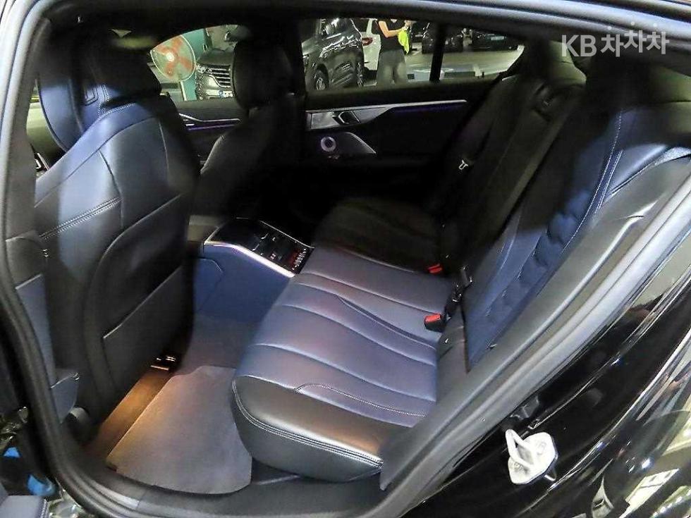 2023 BMW BMW 8 (G15) photo