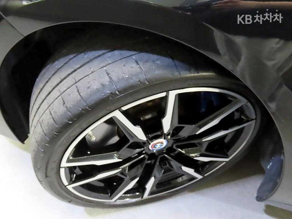 2023 BMW BMW 8 (G15) photo