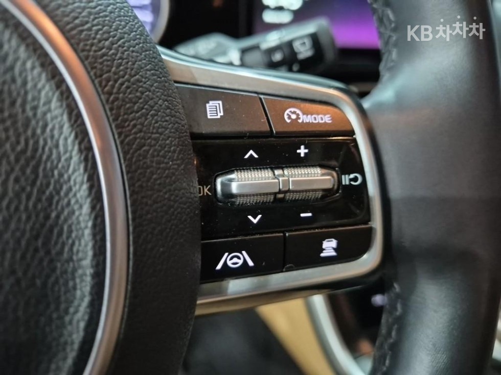 Kia Carnival — miniaturë 11