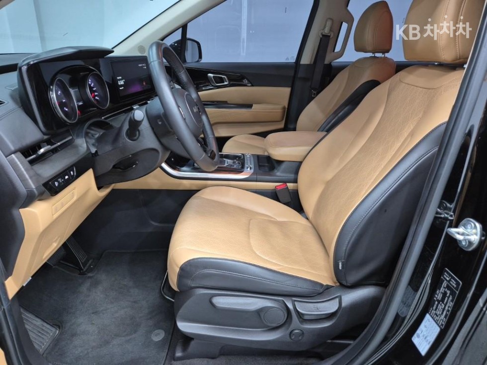 Kia Carnival — miniaturë 8