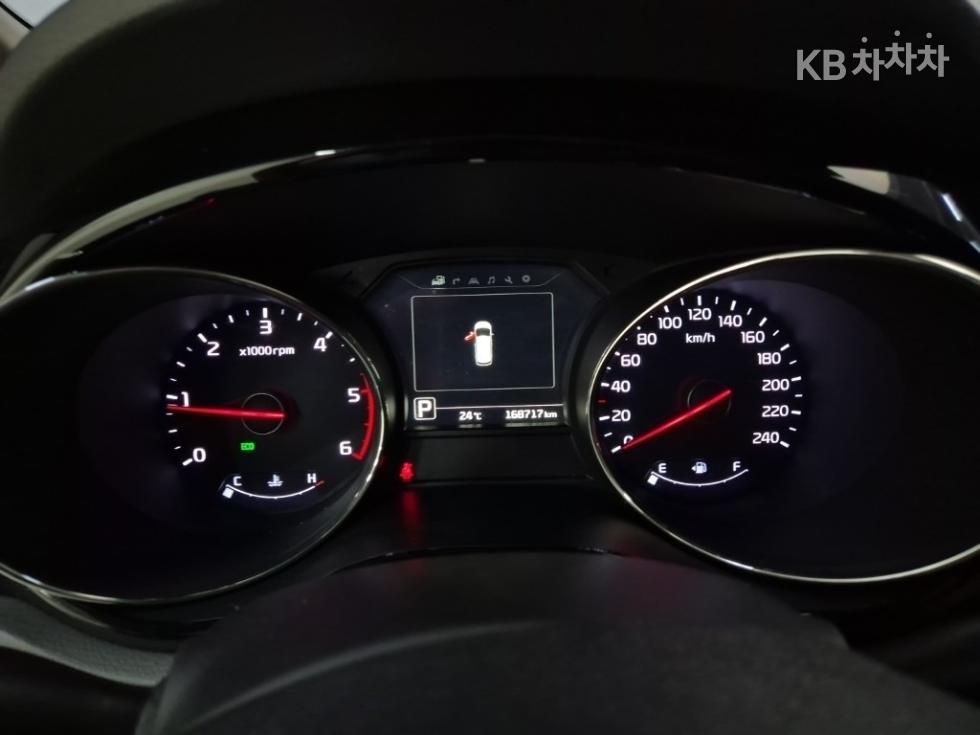 Kia Carnival — miniaturë 6