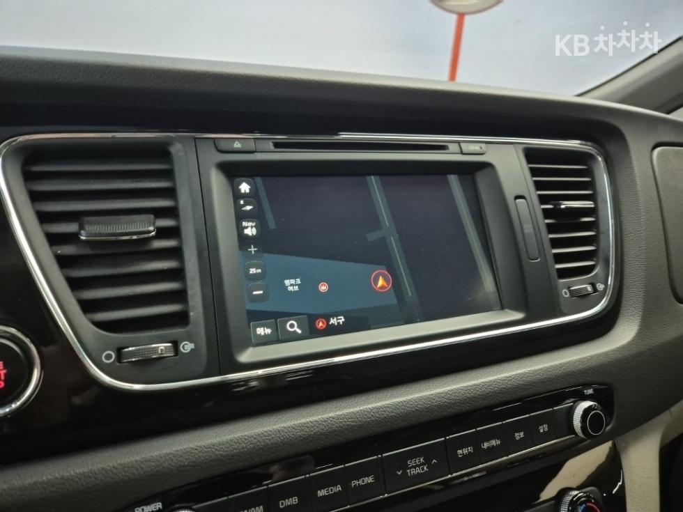 Kia Carnival — miniaturë 13