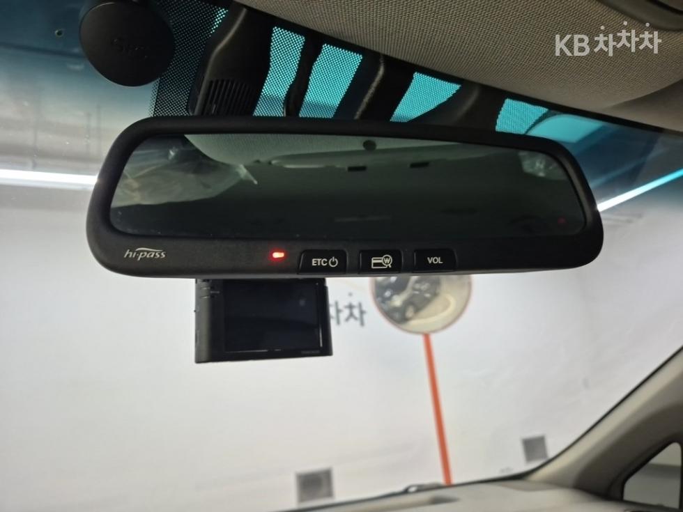 Kia Carnival — miniaturë 16