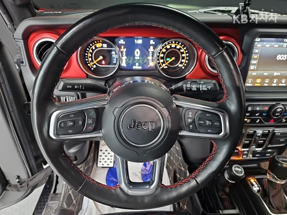 2023 Jeep (JL) photo