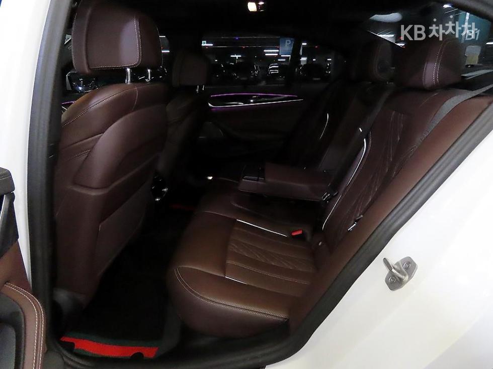 2023 BMW BMW 5 (G30) photo
