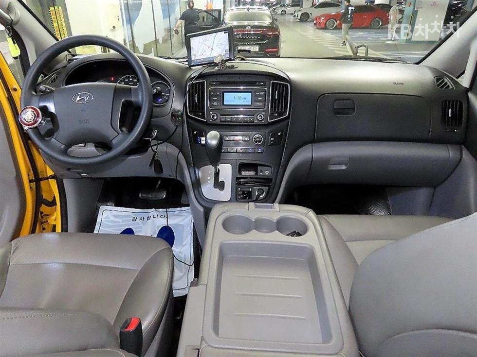 Hyundai Starex — miniaturë 10