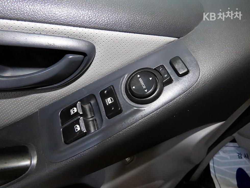 Hyundai Starex — miniaturë 12