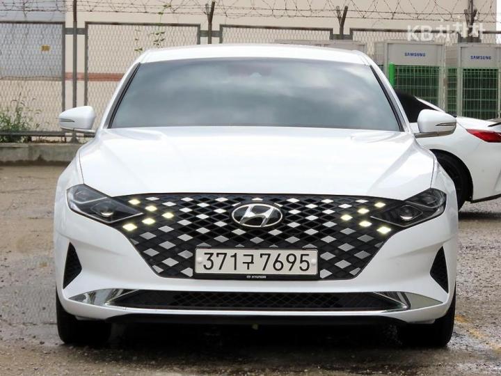Hyundai Grandeur LPi 3.0 렌터카 — foto 1