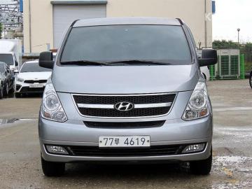 Hyundai Starex 12-Seater Wagon — foto 1