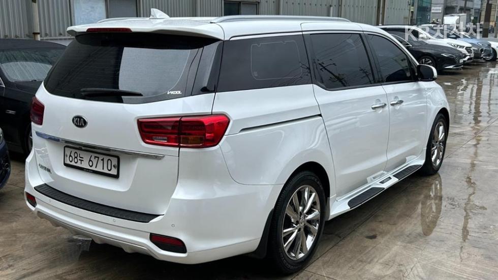 Kia Carnival — miniaturë 6