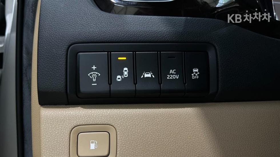 Kia Carnival — miniaturë 16