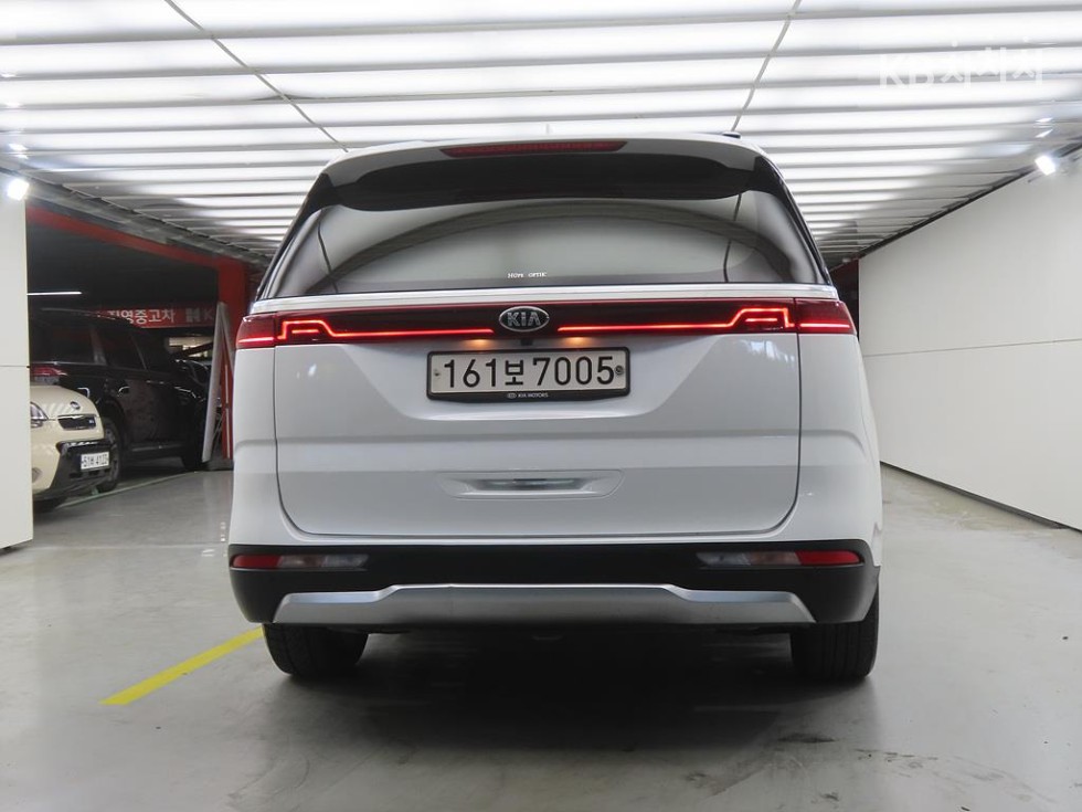 Kia Carnival — miniaturë 3