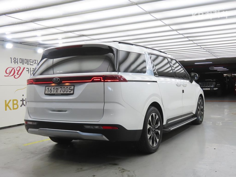 Kia Carnival — miniaturë 4