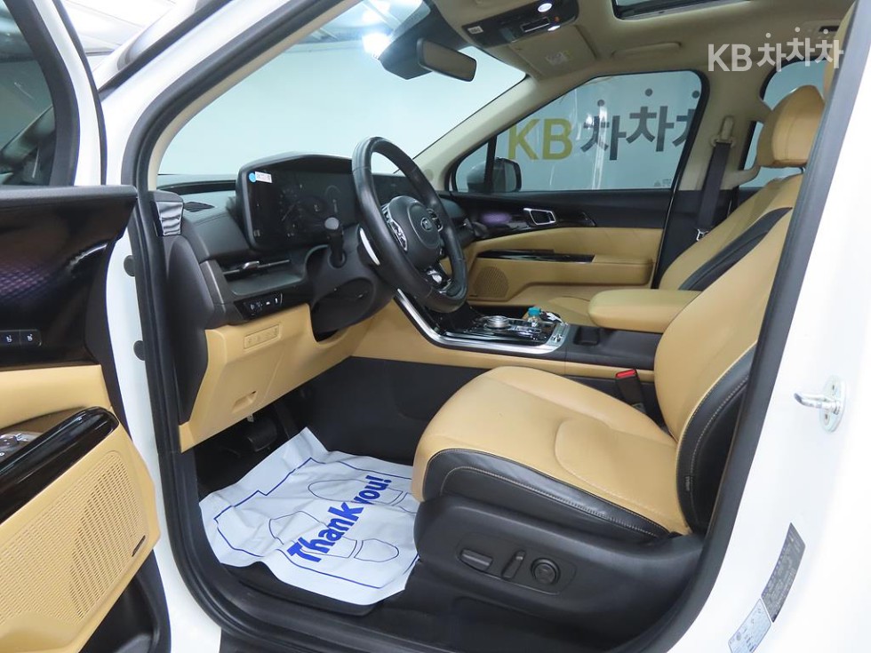Kia Carnival — miniaturë 5
