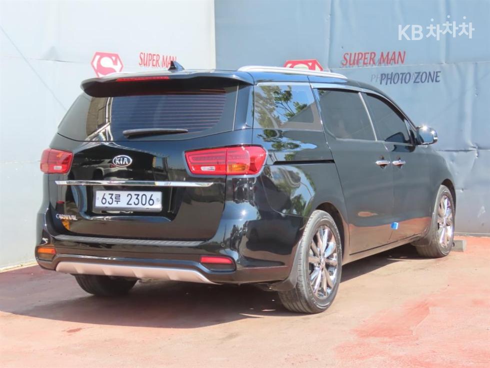 Kia Carnival — miniaturë 3