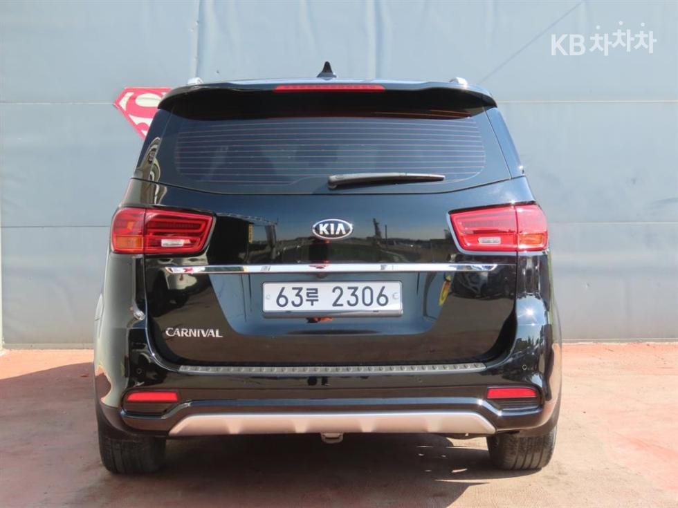 Kia Carnival — miniaturë 4
