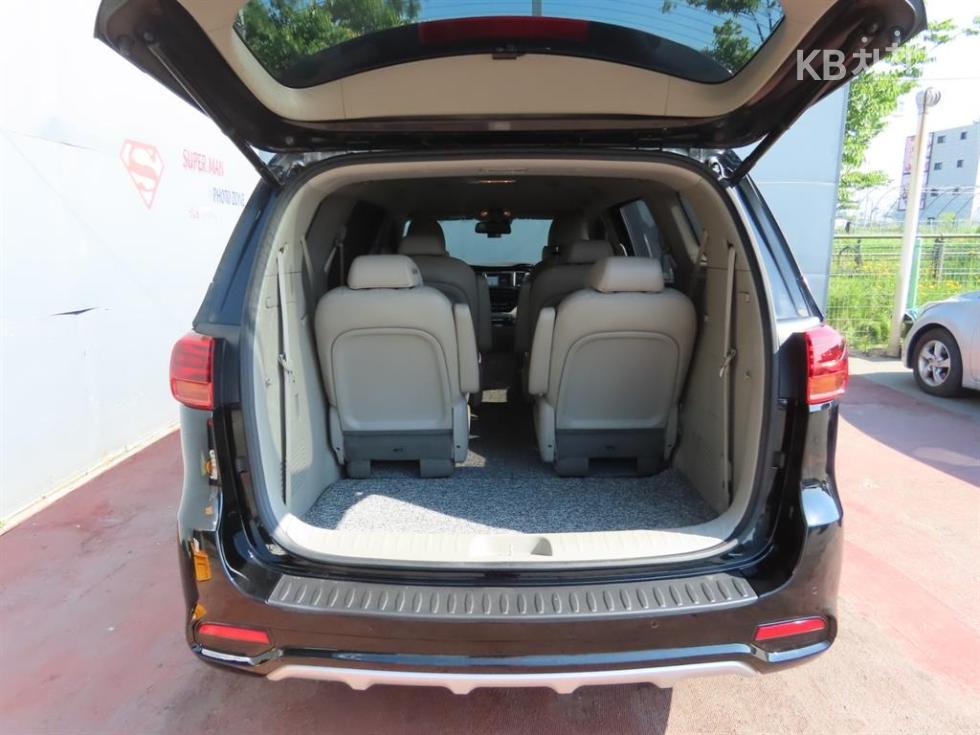 Kia Carnival — miniaturë 5