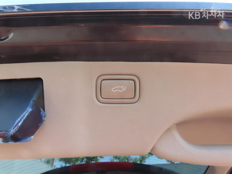 Kia Carnival — miniaturë 6