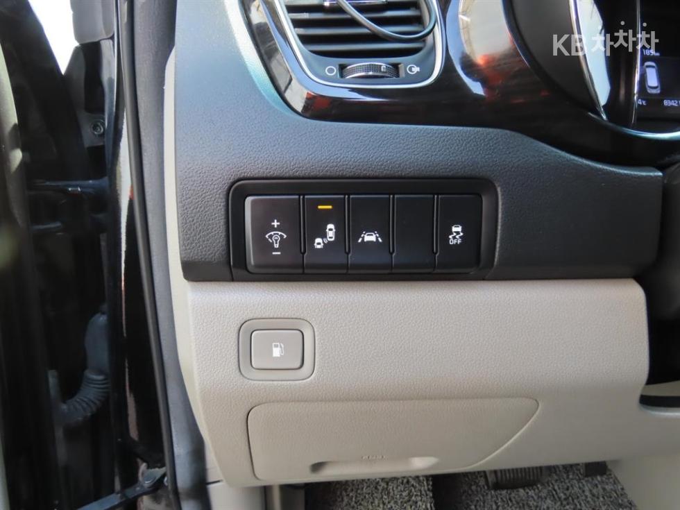 Kia Carnival — miniaturë 16