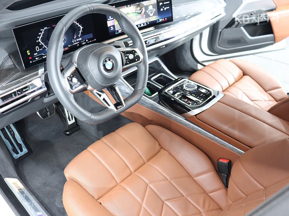 BMW 7er — miniaturë 9