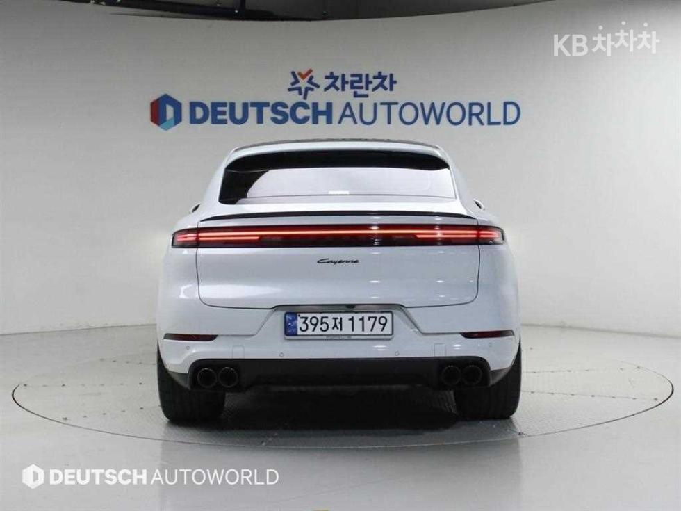 2023 Porsche (9Y0) photo