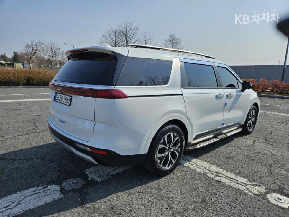 Kia Carnival — miniaturë 2